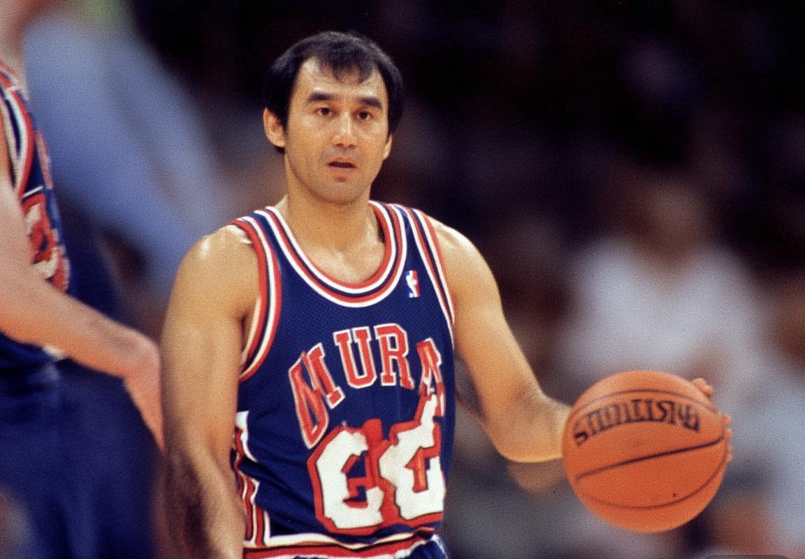 乔丹与科比巅峰对决：篮球传奇的碰撞与影响