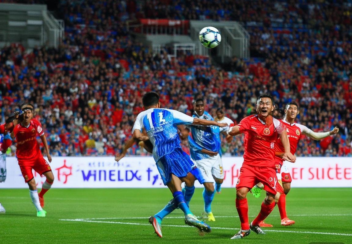 2019中超巅峰对决：鲁能国安战术解析与球星风采