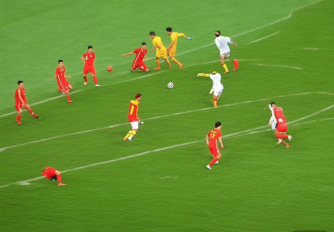 2015中伊之战：技战术对决与国足拼搏精神剖析